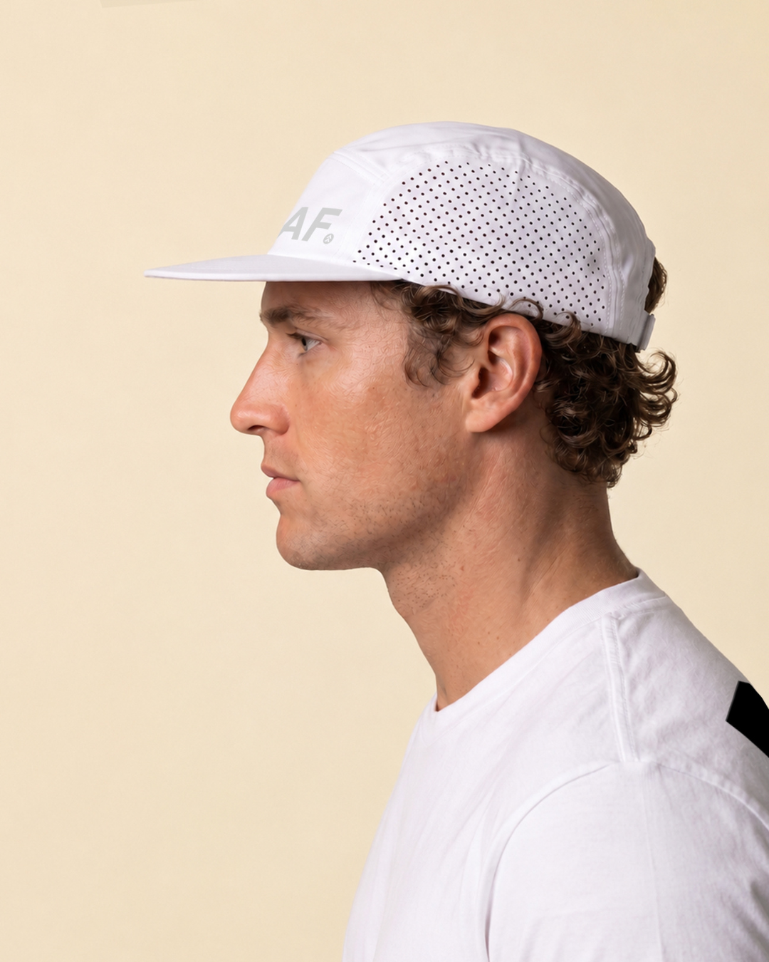 [GIVE AF] Running Hat - White